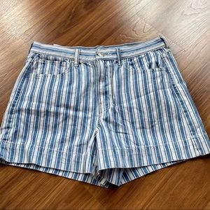 AMERICAN EAGLE mom shorts